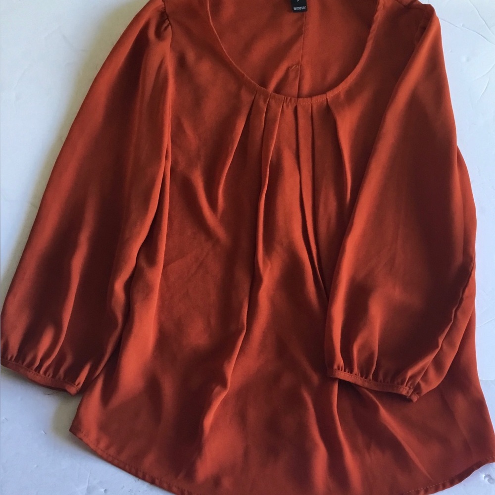 Windsor women orange blouse. Small
